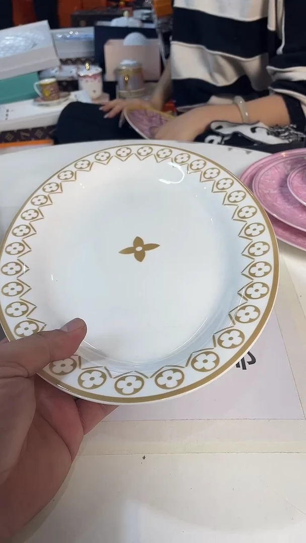 杯鸿辉家品牌瓷器，京东包邮！