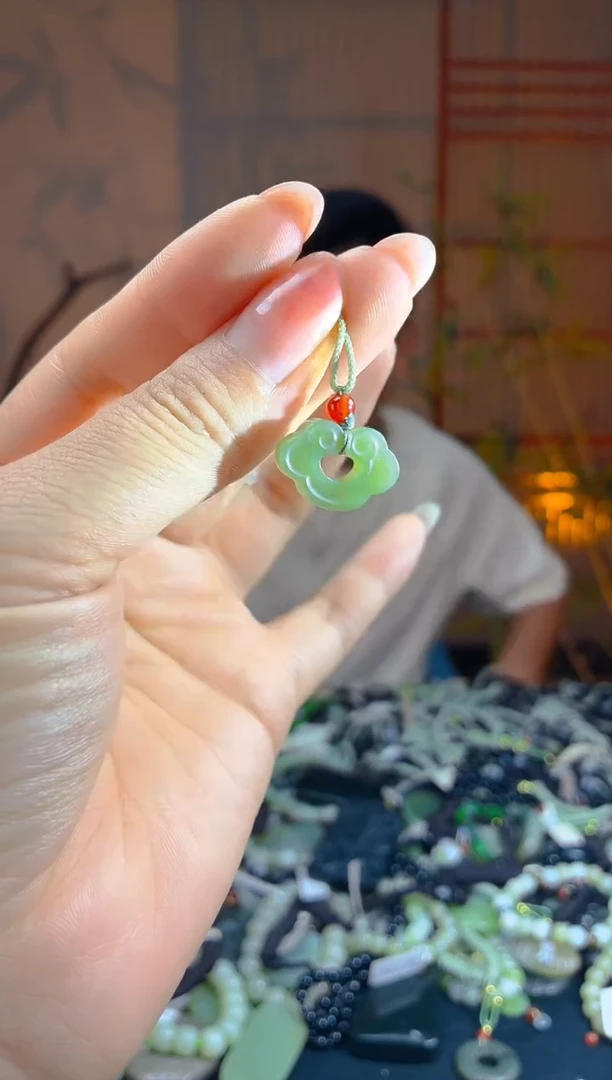 和田玉未镶嵌颈饰多样性发货，拍一发一