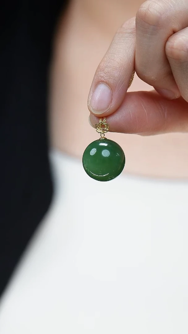 吊坠(赠链)18K金镶嵌和田玉30