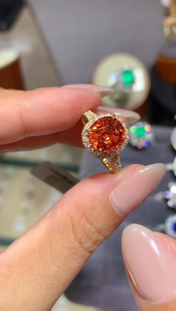 石榴石（芬达石）戒指18K金镶嵌3.52CT