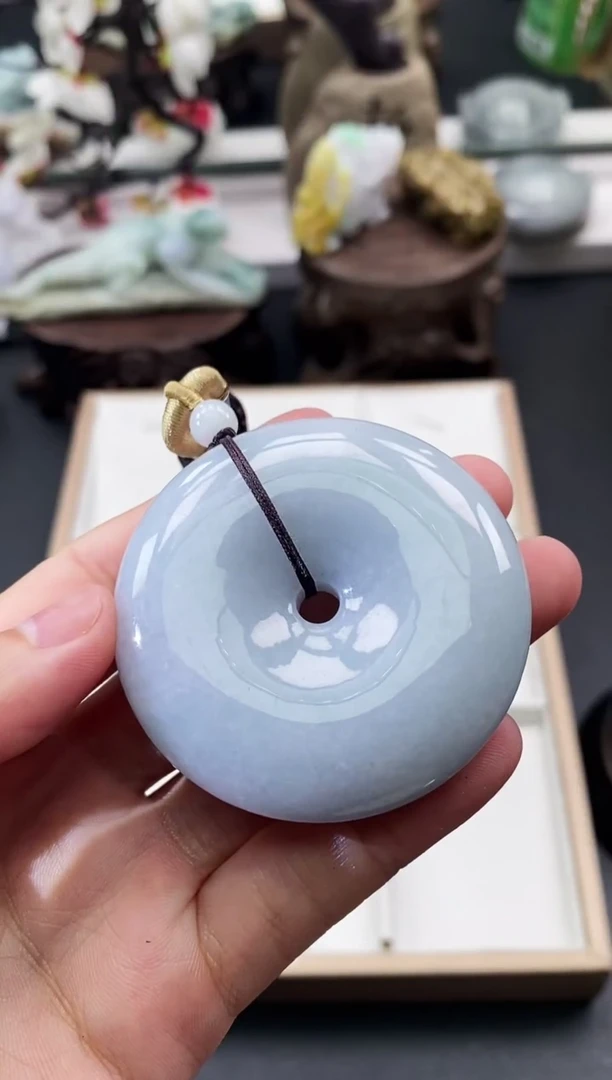 翡翠未镶嵌颈饰天然缅甸A货翡翠