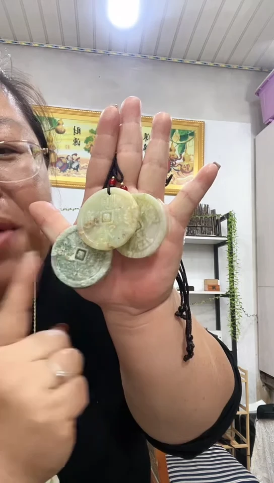 未镶嵌岫玉挂件多样性发货发其中一件