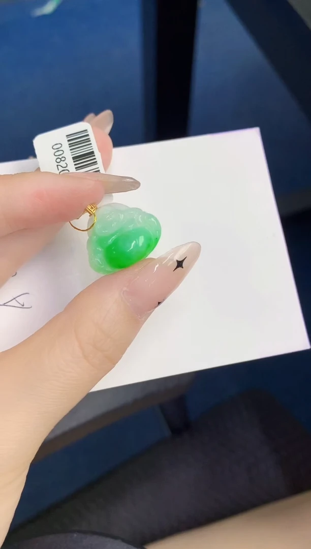 颈饰18K金镶嵌翡翠缅甸天然翡翠A货