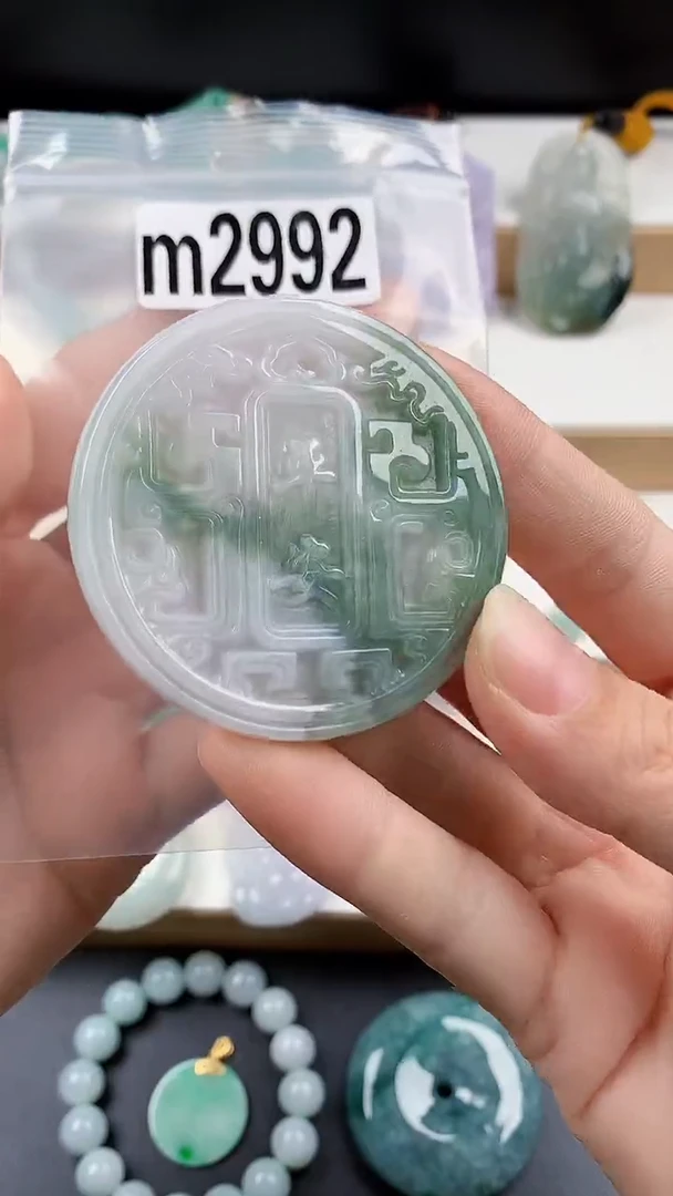 颈饰未镶嵌翡翠天然翡翠吊坠挂件