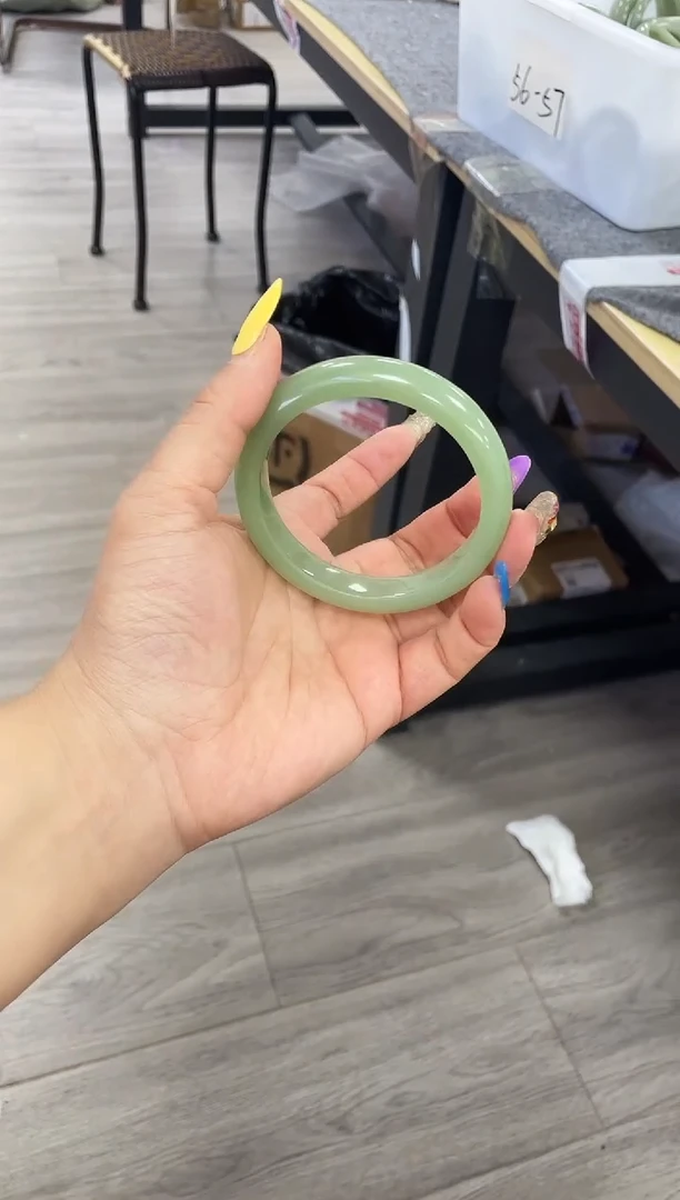 未镶嵌绿密玉镯子石英质玉胖****中胖二姐