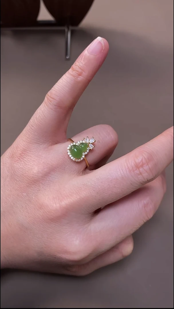 未镶嵌戒指和田玉和田玉戒指