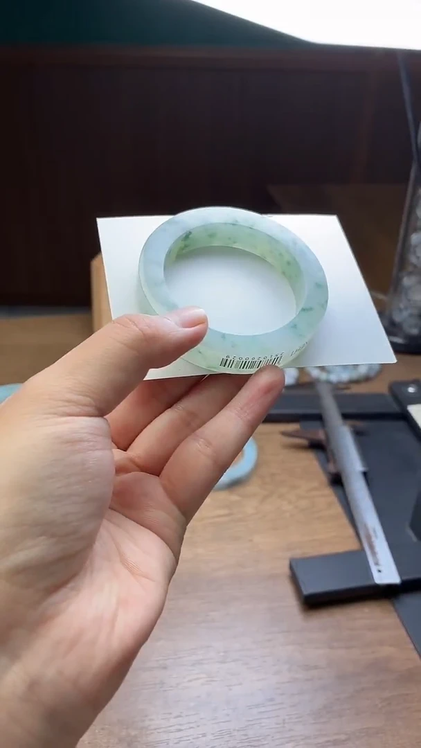 未镶嵌手镯定制翡翠s****5定制