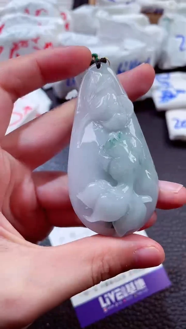 翡翠未镶嵌颈饰00016301