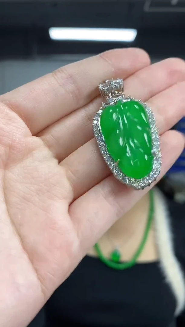 颈饰未镶嵌翡翠多样性发其一颜色微差