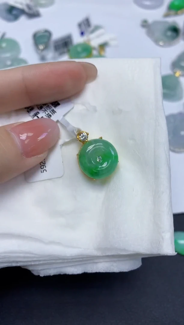 颈饰未镶嵌翡翠天然缅甸翡翠A货多样性发一件