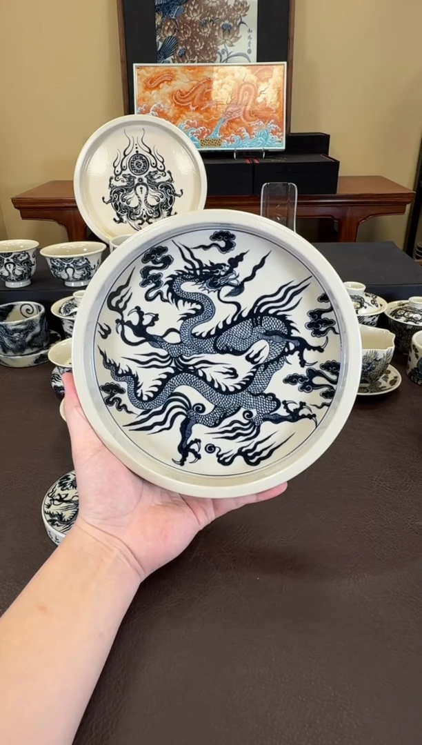二号釉青云志纹壶承