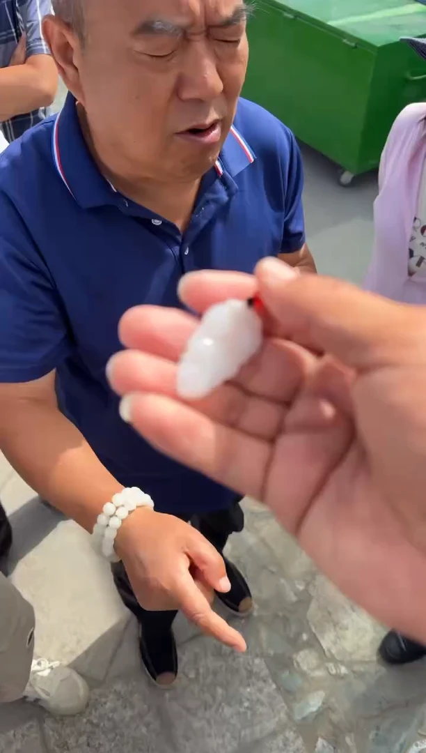 未镶嵌和田玉（糖玉）挂件和田玉