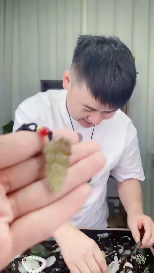 未镶嵌和田玉挂件拍一发一，多样性发货！