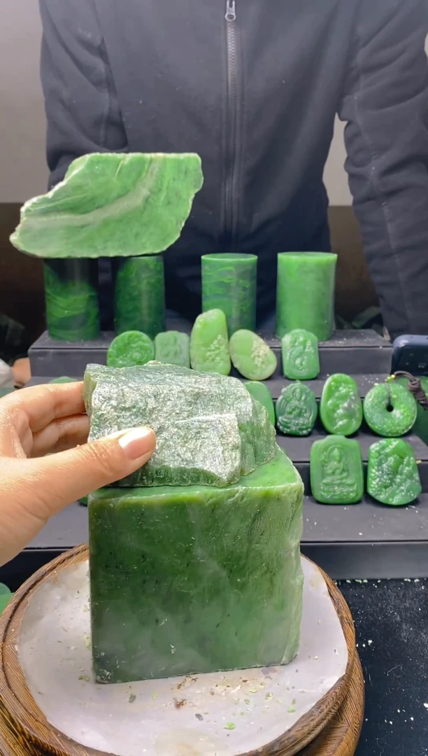 未镶嵌和田玉（碧玉）珠宝半成品1