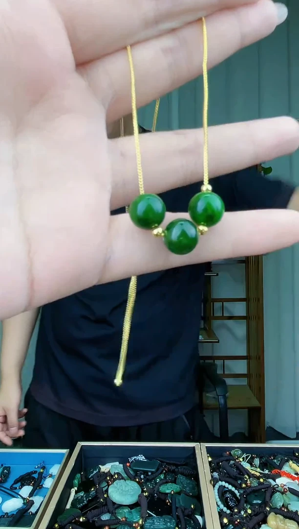 和田玉未镶嵌挂件拍一发一，多样性发货！