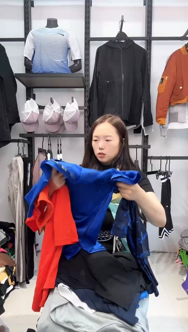 2175   编码  耐克卫衣服饰过款为准 尺码