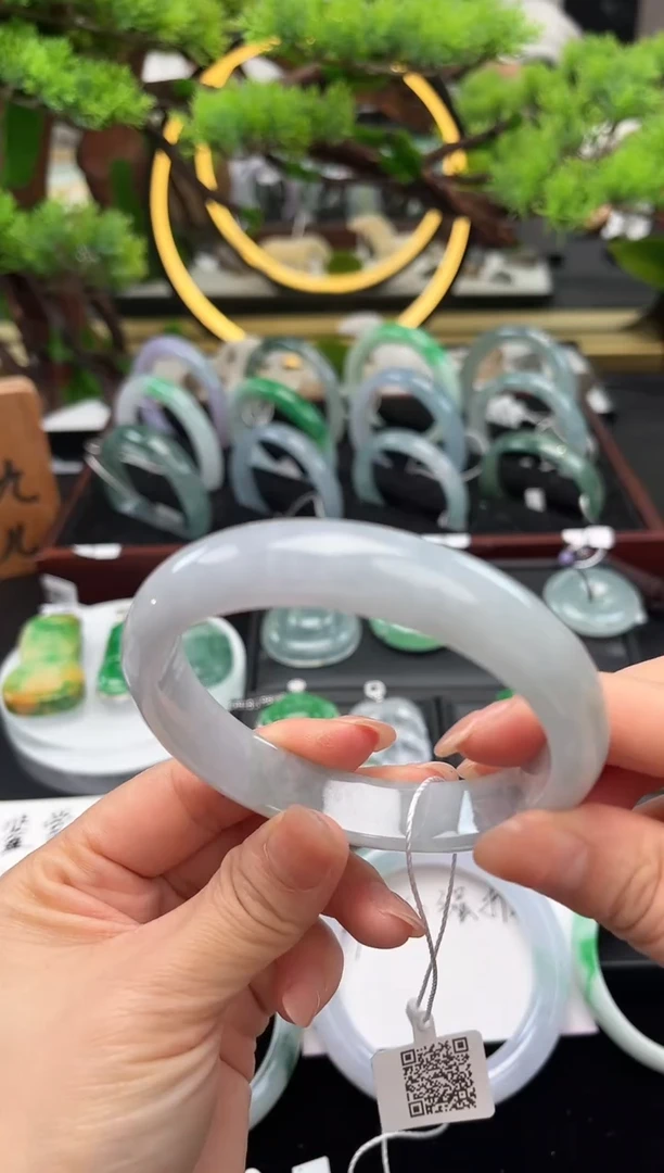 未镶嵌手镯翡翠手镯