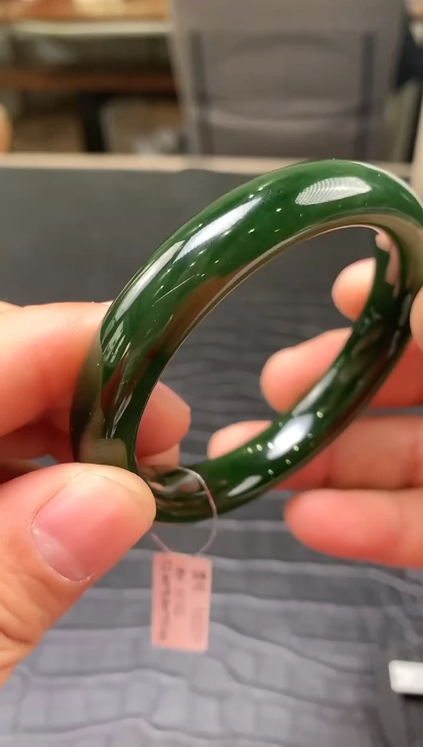 【闪购商品】和田玉碧玉手镯未镶嵌一个
