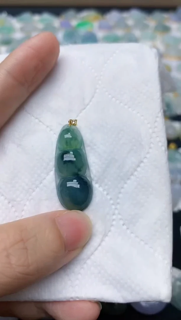 翡翠18K金镶嵌颈饰天然缅甸A货翡翠