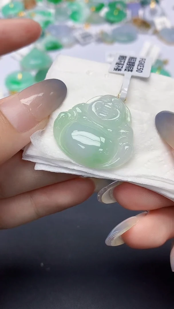 翡翠18K金镶嵌颈饰天然缅甸a货翡翠