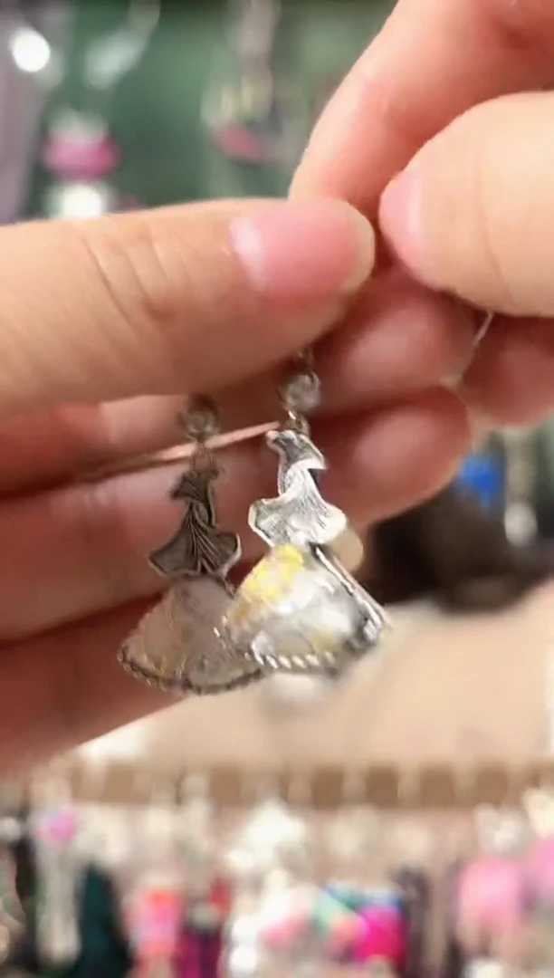 傅****贵彩云南阁非遗老绣饰品681*