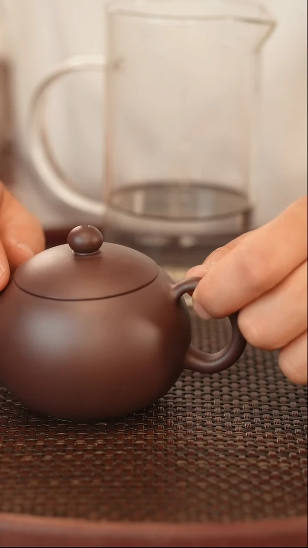 茶壶紫砂西施 紫茄泥 微瑕盖子崩 200cc