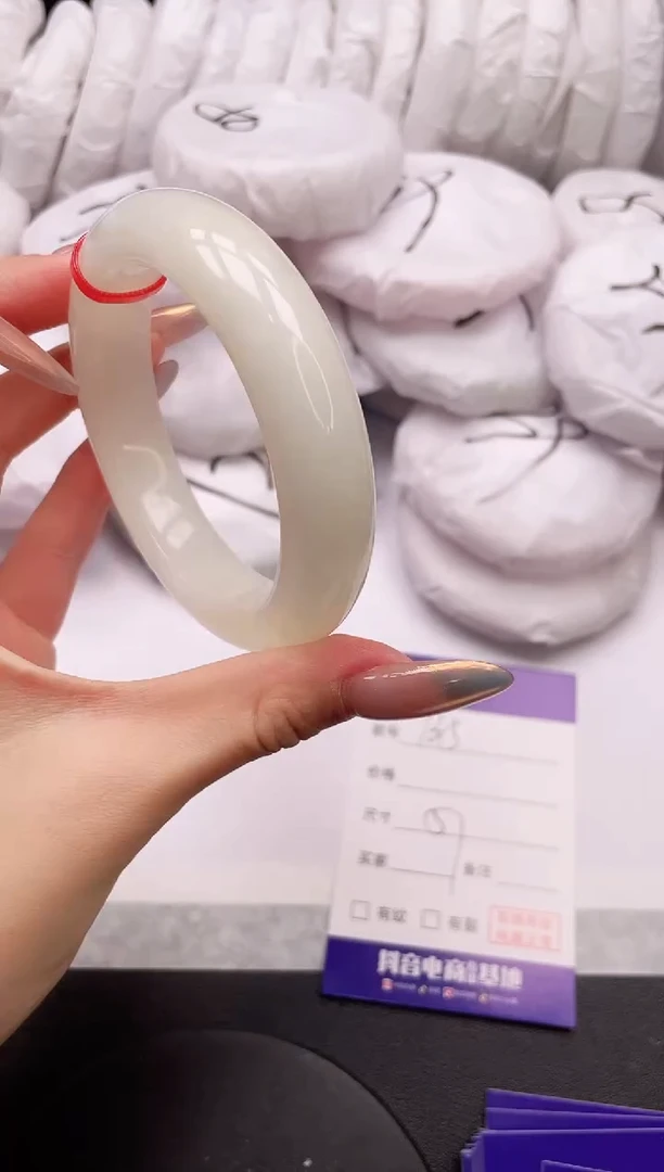 【闪购商品】和田玉手镯未镶嵌17K135-57