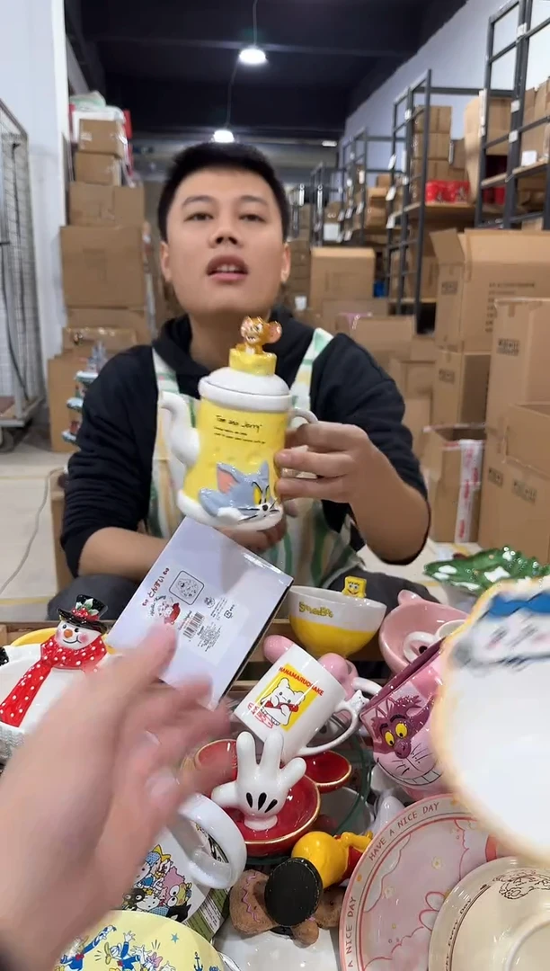 瓷片原盒猫和老鼠奶酪茶壶