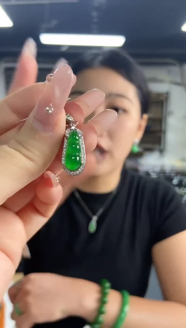 翡翠未镶嵌吊坠(不含链)多样性发其一颜色微差