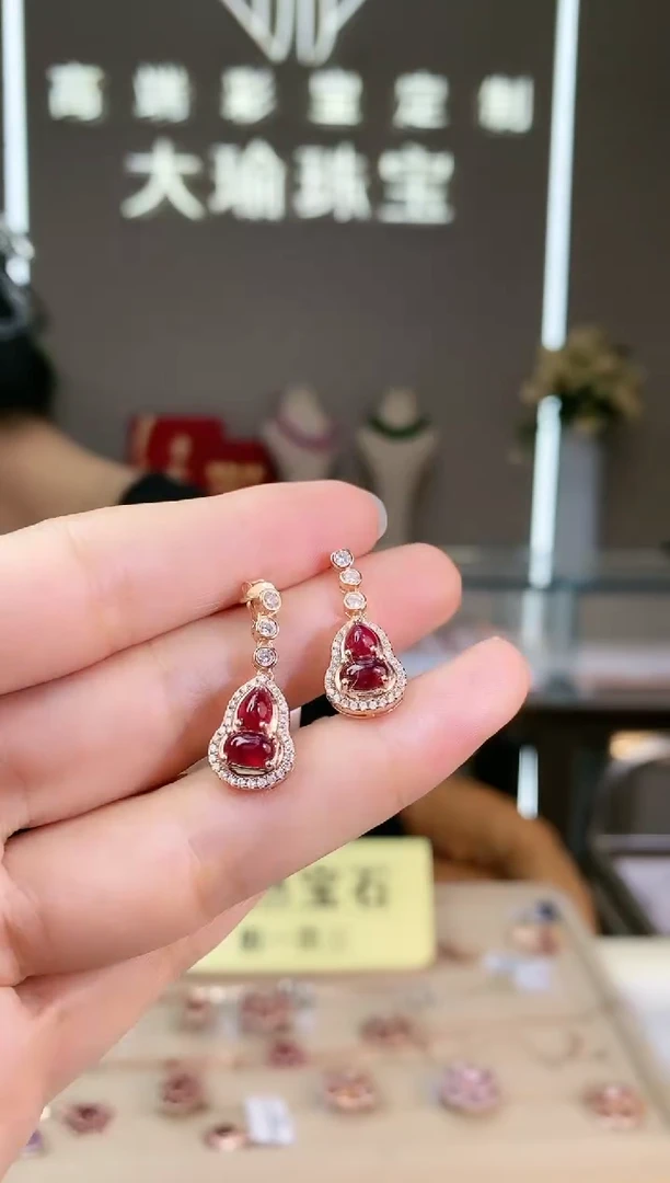 【闪购商品】红宝石耳饰银S925镶嵌耳饰