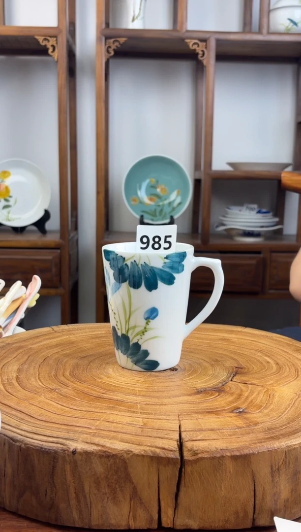 瓷片国韵瓷坊-手工手绘圆口把手杯985