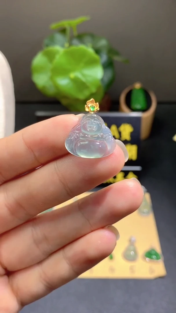 颈饰18K金镶嵌翡翠翡翠A货