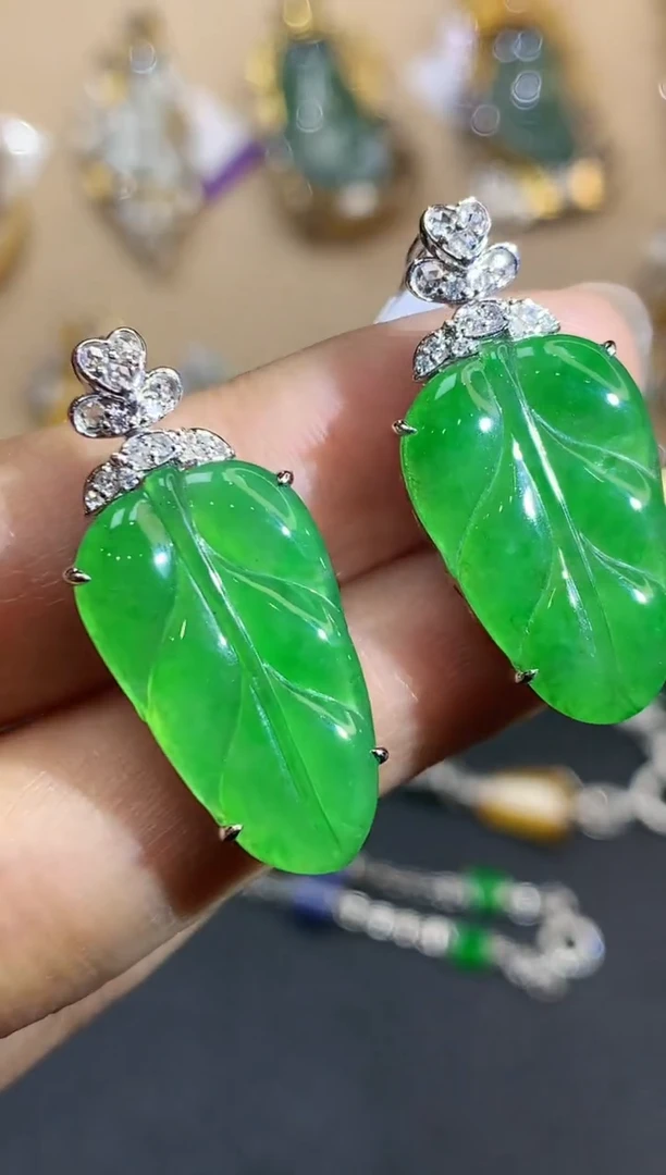 【闪购商品】翡翠吊坠(不含链)18K金镶嵌1210多样性发其一