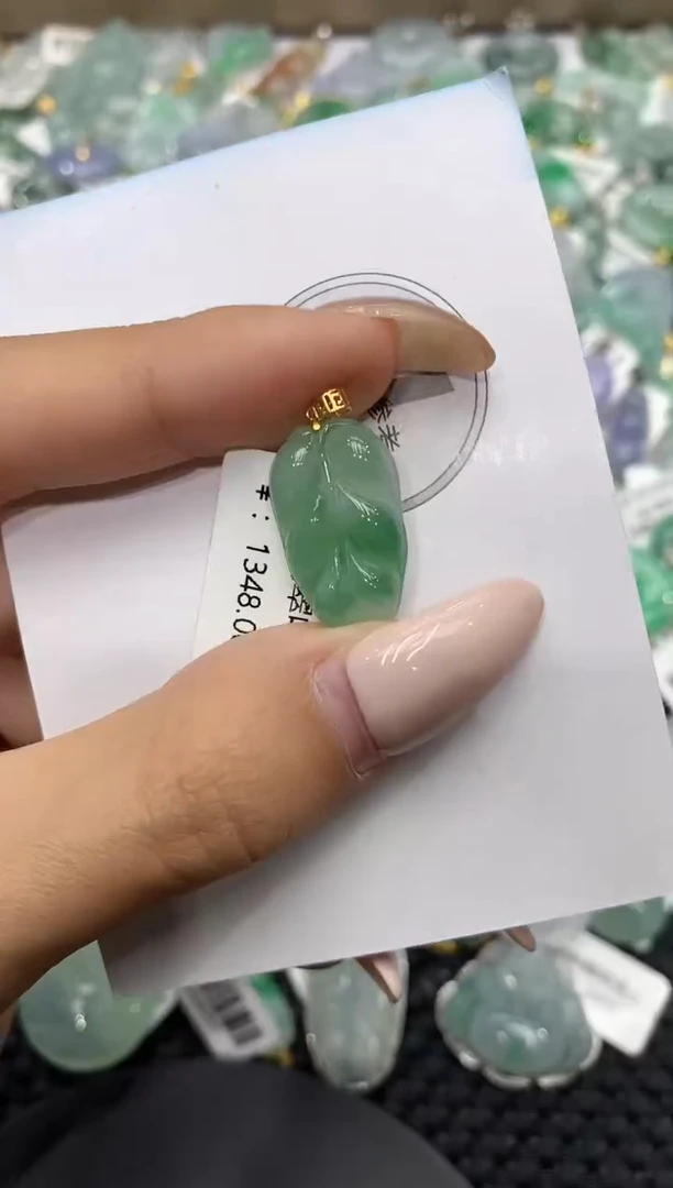 颈饰18K金镶嵌翡翠111111111111