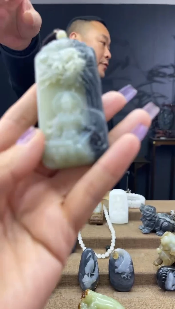 颈饰未镶嵌和田玉1