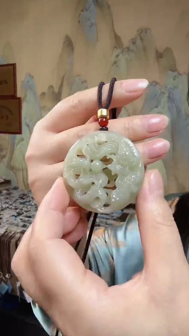 颈饰未镶嵌和田玉.