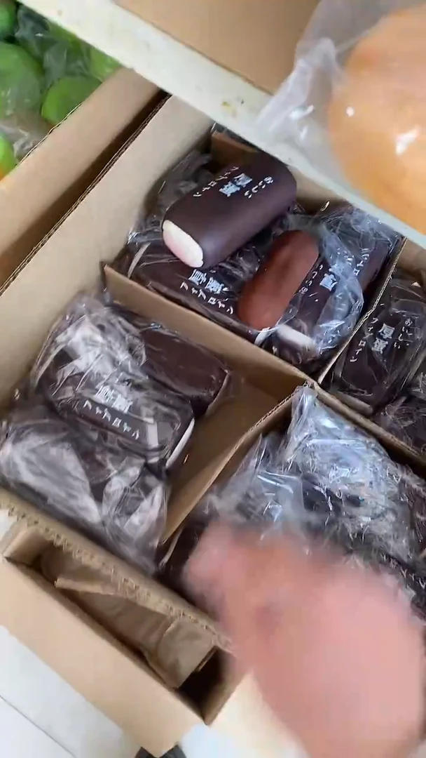 巧克力厚蛋烧+巧克力手指饼干，默认瑕疵无售后