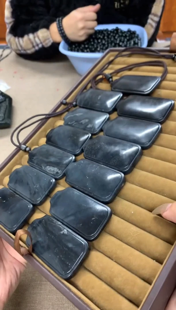 【闪购商品】和田玉颈饰未镶嵌脏杂棉裂都有