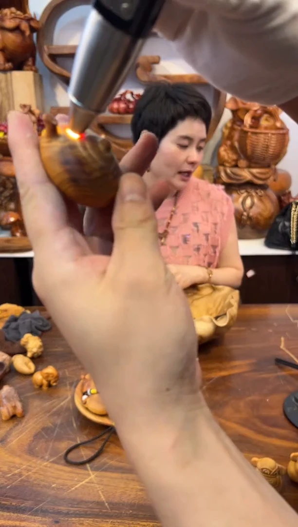 木崖柏小茶壶摆件