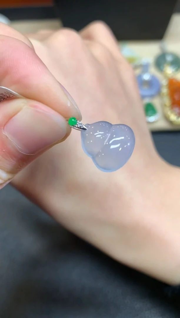 【闪购商品】翡翠颈饰18K金镶嵌葫芦【无服务费】