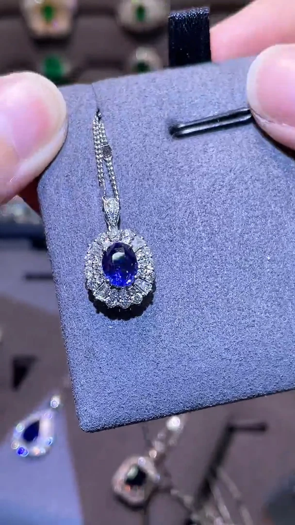 蓝宝石吊坠(不含链)18K金镶嵌斯里兰卡 皇家蓝 1.65ct