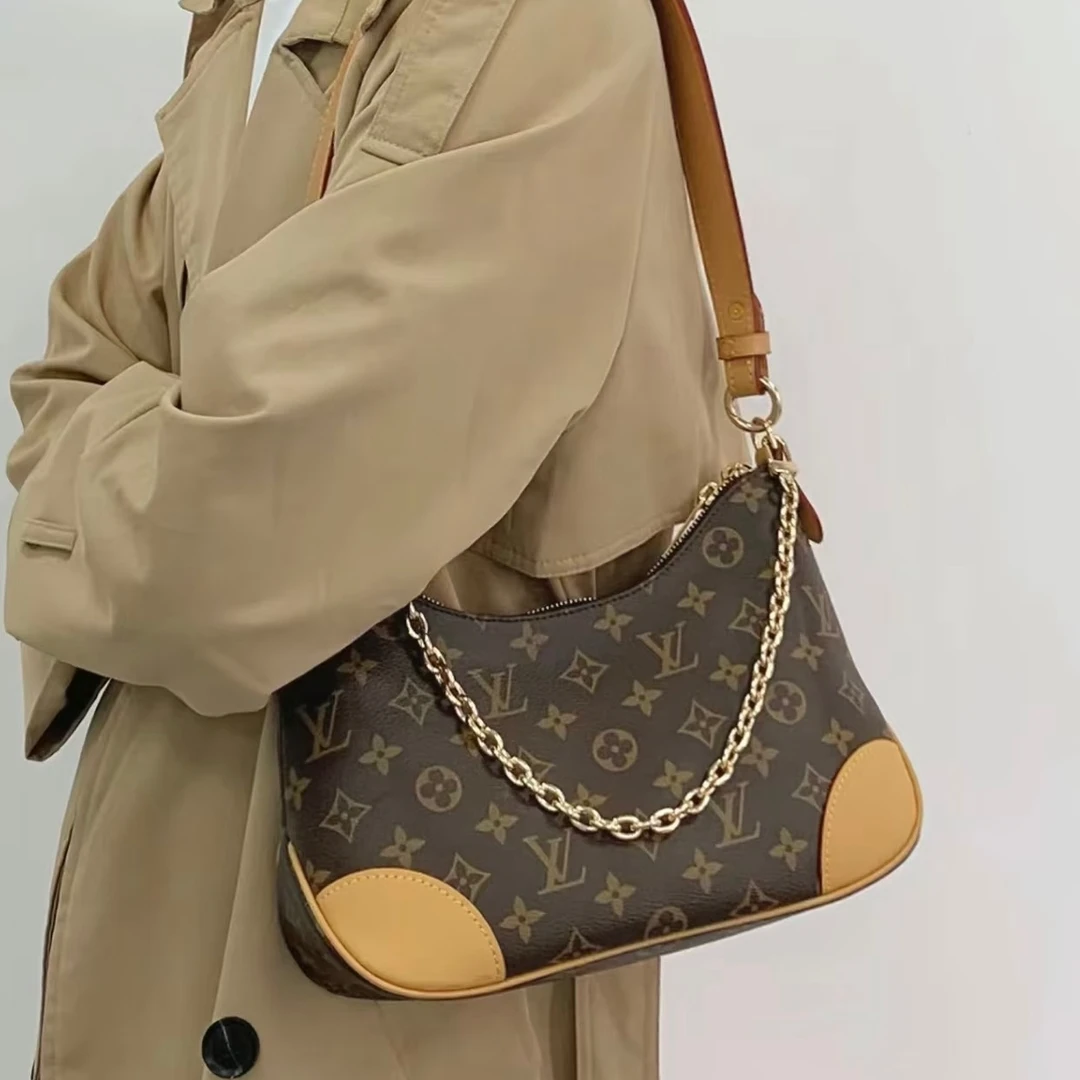 99新 LouisVuitton/路易威登 经典芯片款黄牛角女士单肩包