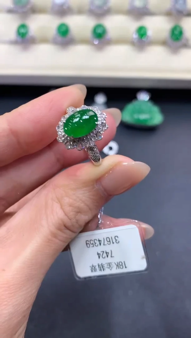 【闪购商品】翡翠戒指18K金镶嵌a173