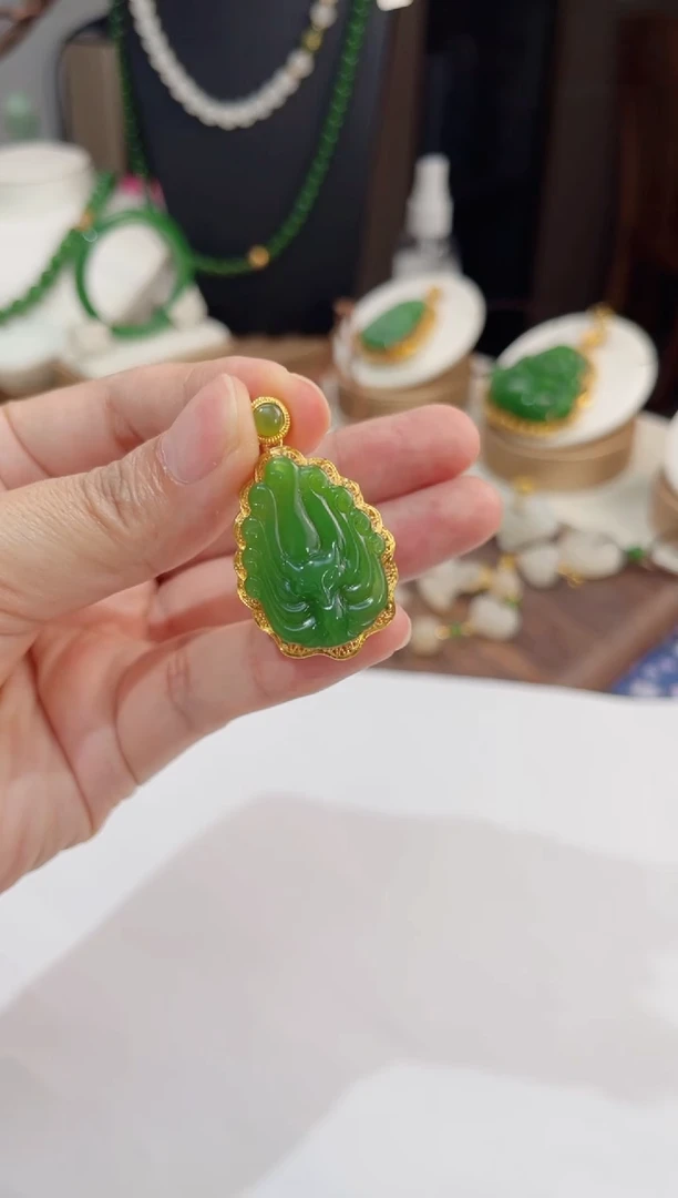 和田玉18K金镶嵌颈饰设计款凤九