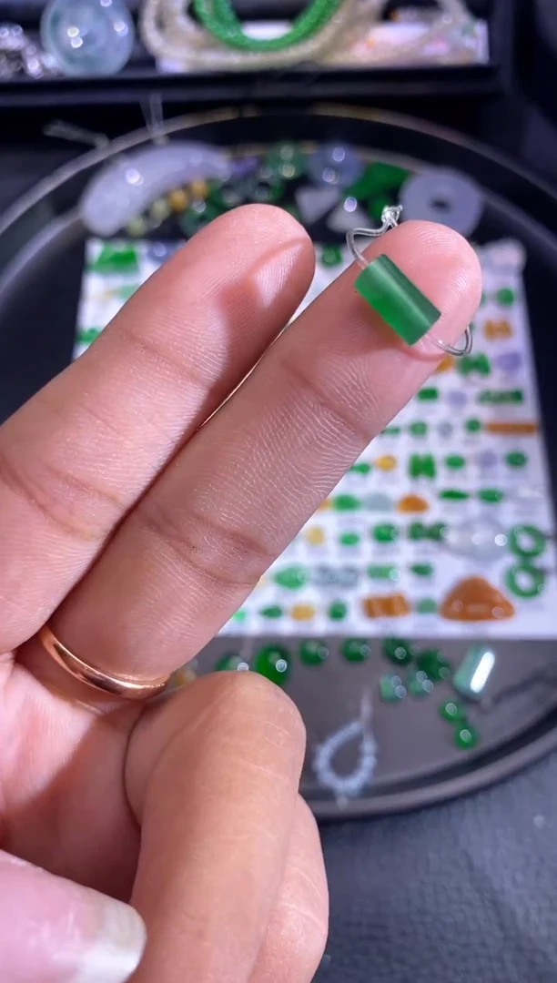 未镶嵌挂件翡翠珠子