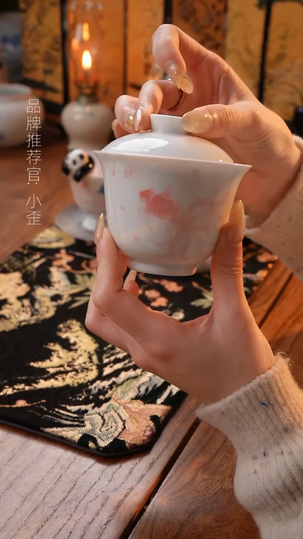 【闪购商品】粉金鱼盖碗-哈哈哈哈哈