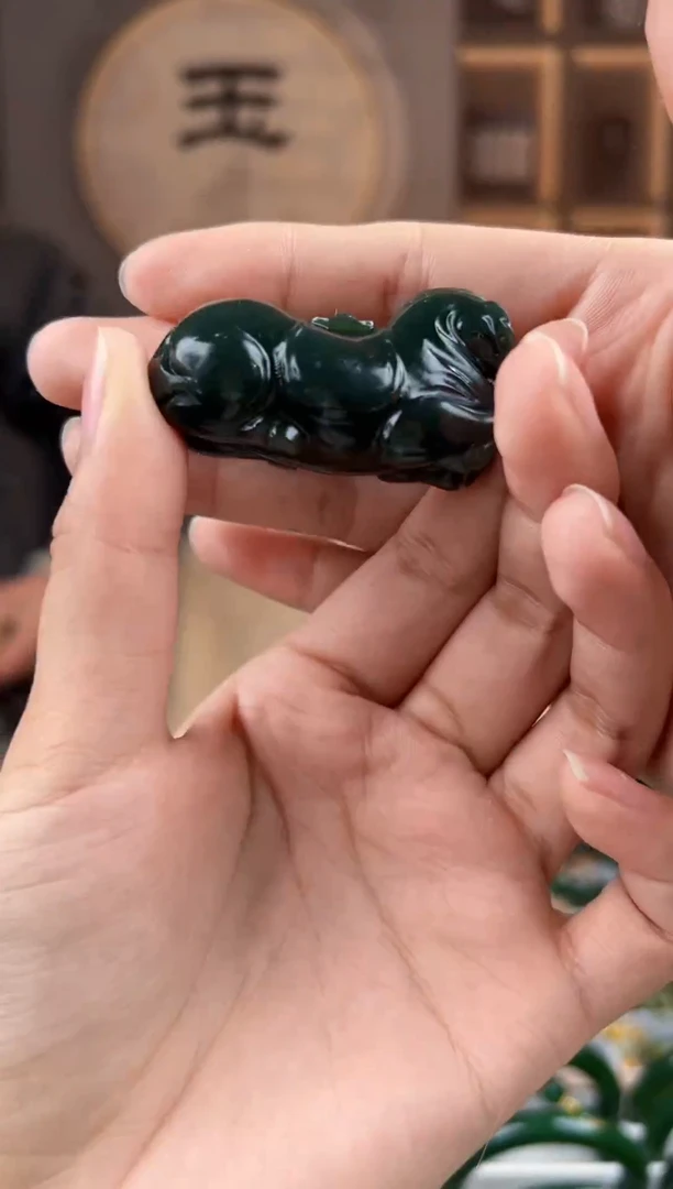 颈饰未镶嵌和田玉拍一发一，拍一发一