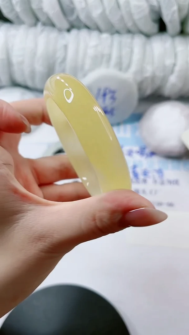 【闪购商品】石英质玉手镯未镶嵌多样性发货V289