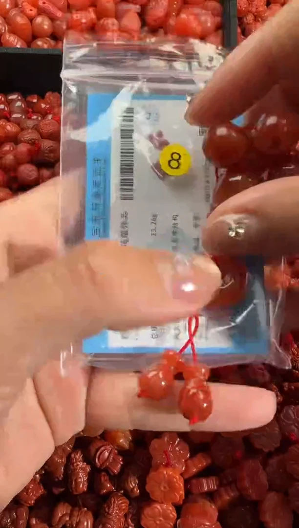 【闪购商品】南红玛瑙未镶嵌颈饰1