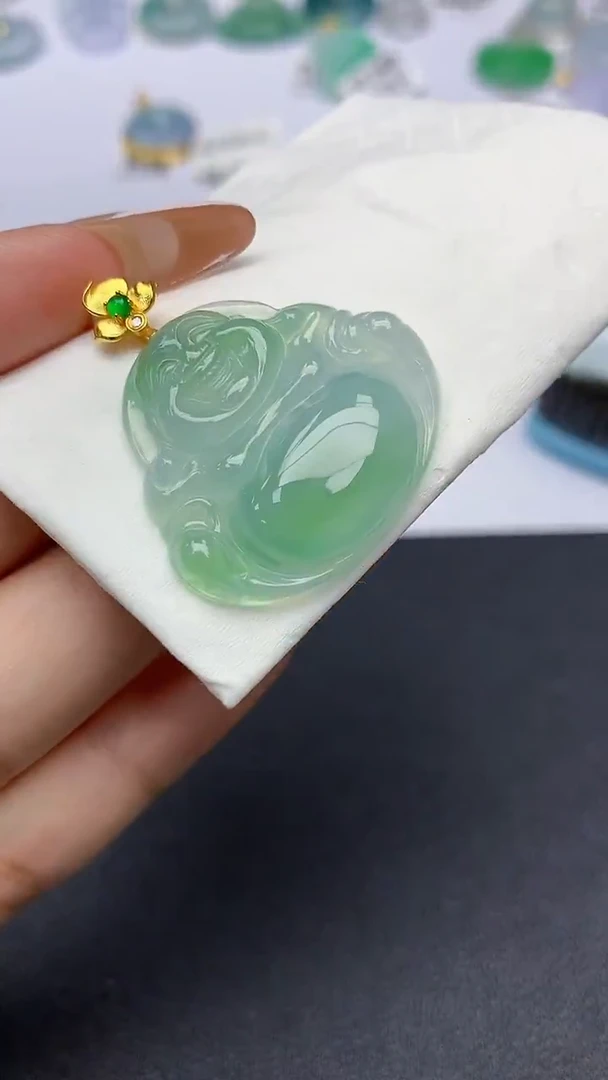 颈饰18K金镶嵌翡翠A货假一赔三支持复检百元上九元证书费自理